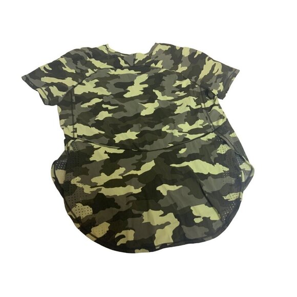 Lululemon Camouflage Athletic Top. Size 6 - Picture 3 of 4